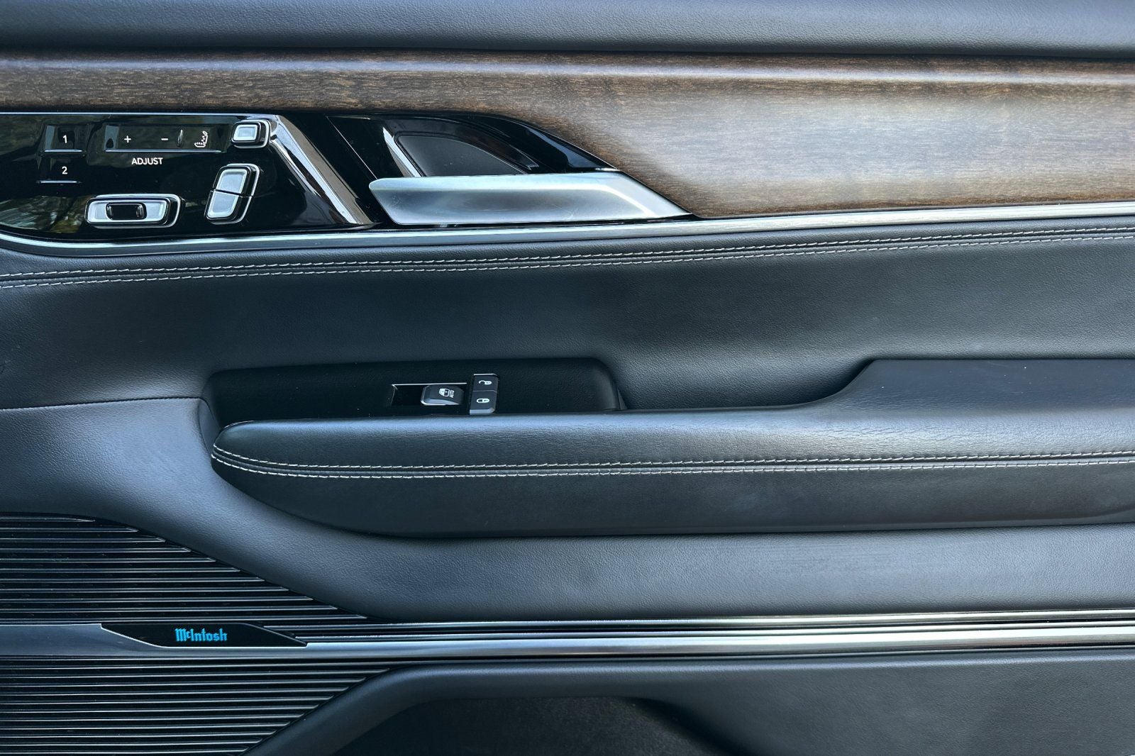 2023 Jeep Grand Wagoneer Series II