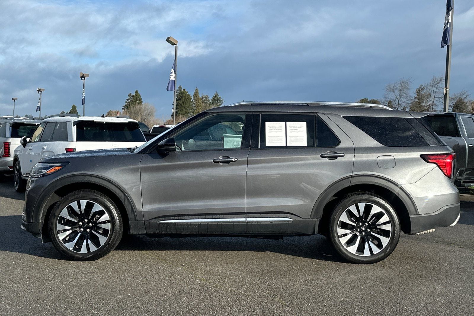 2025 Ford Explorer Platinum