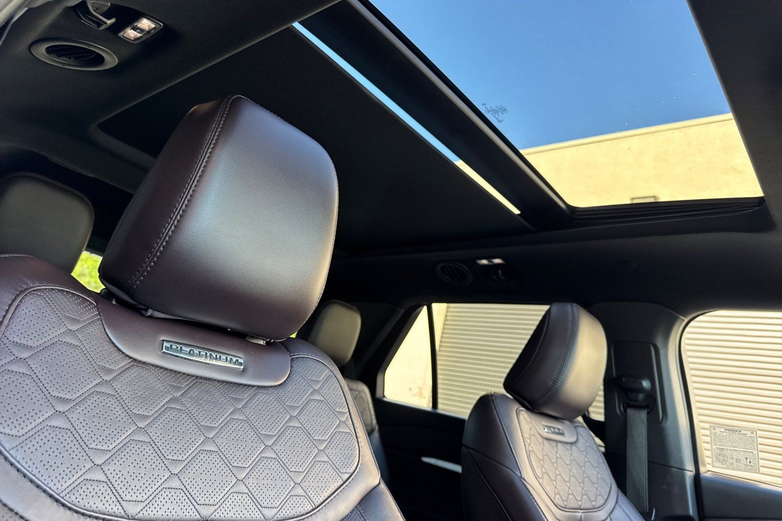 2025 Ford Explorer Platinum