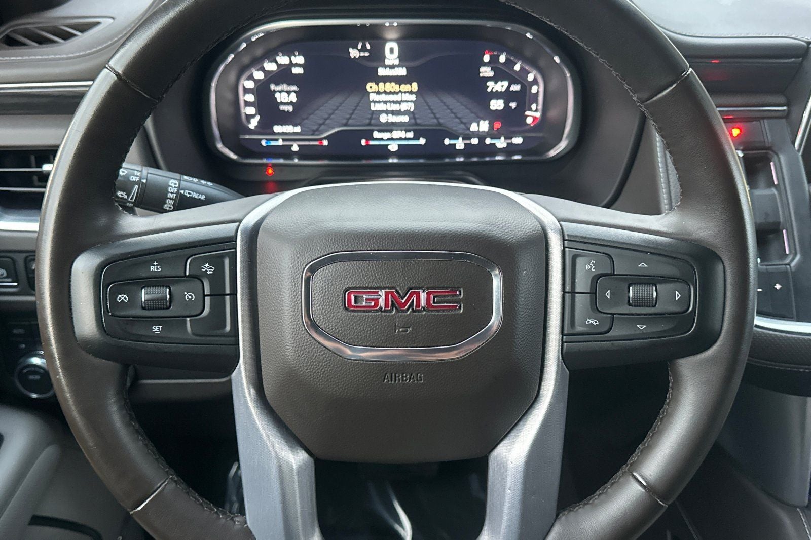 2023 GMC Yukon SLT