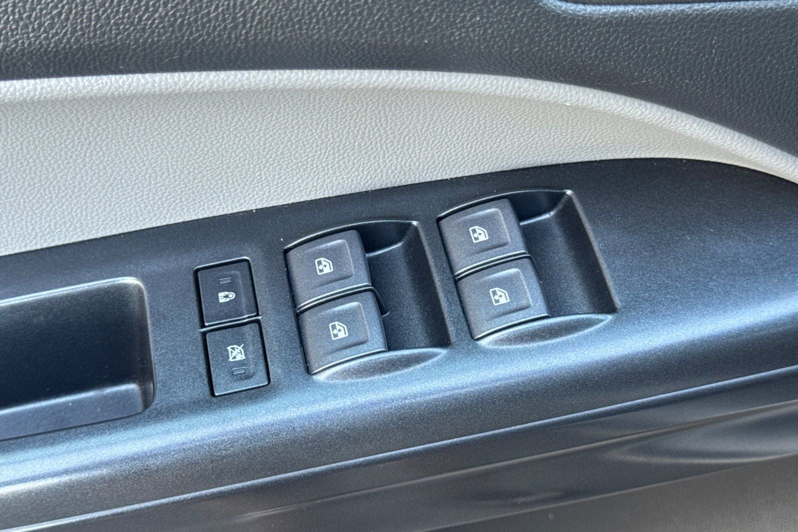 2022 GMC Canyon Elevation Standard