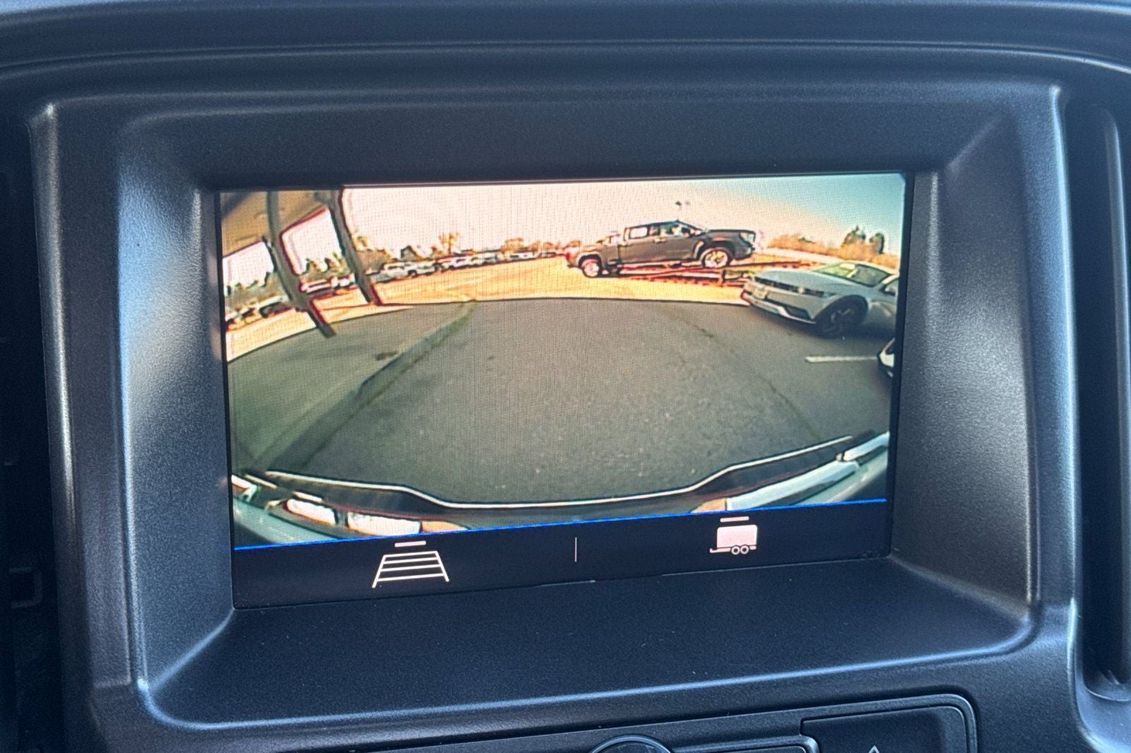 2022 GMC Canyon Elevation Standard