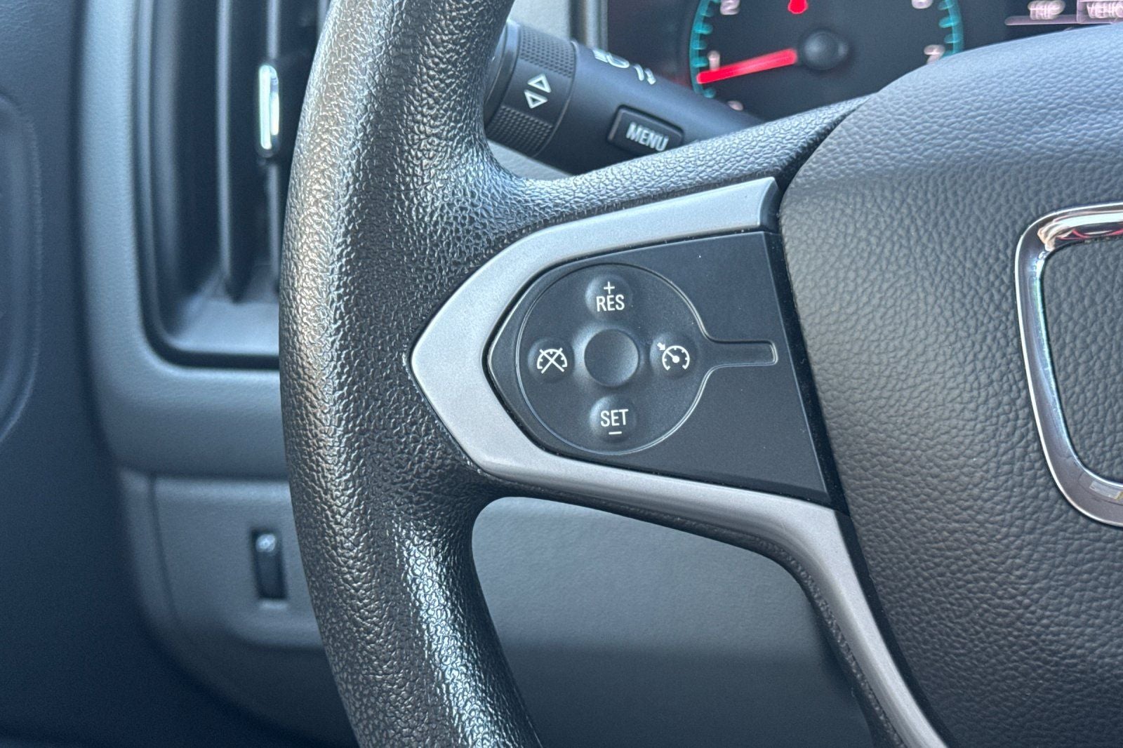 2022 GMC Canyon Elevation Standard