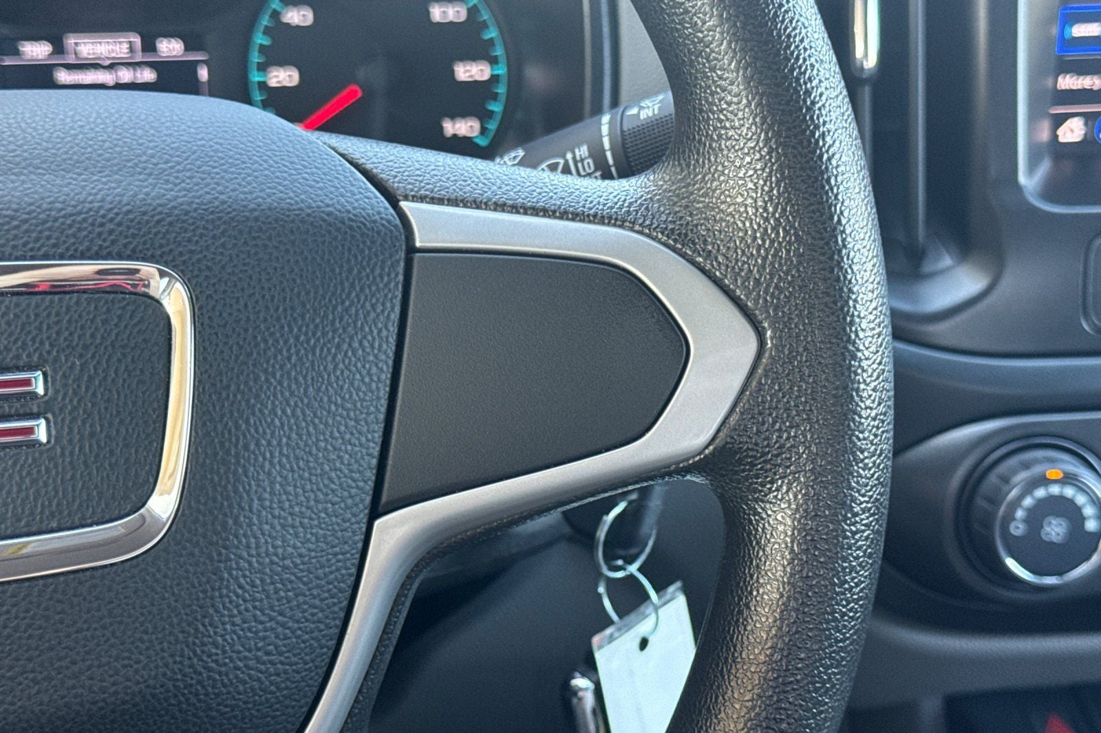 2022 GMC Canyon Elevation Standard