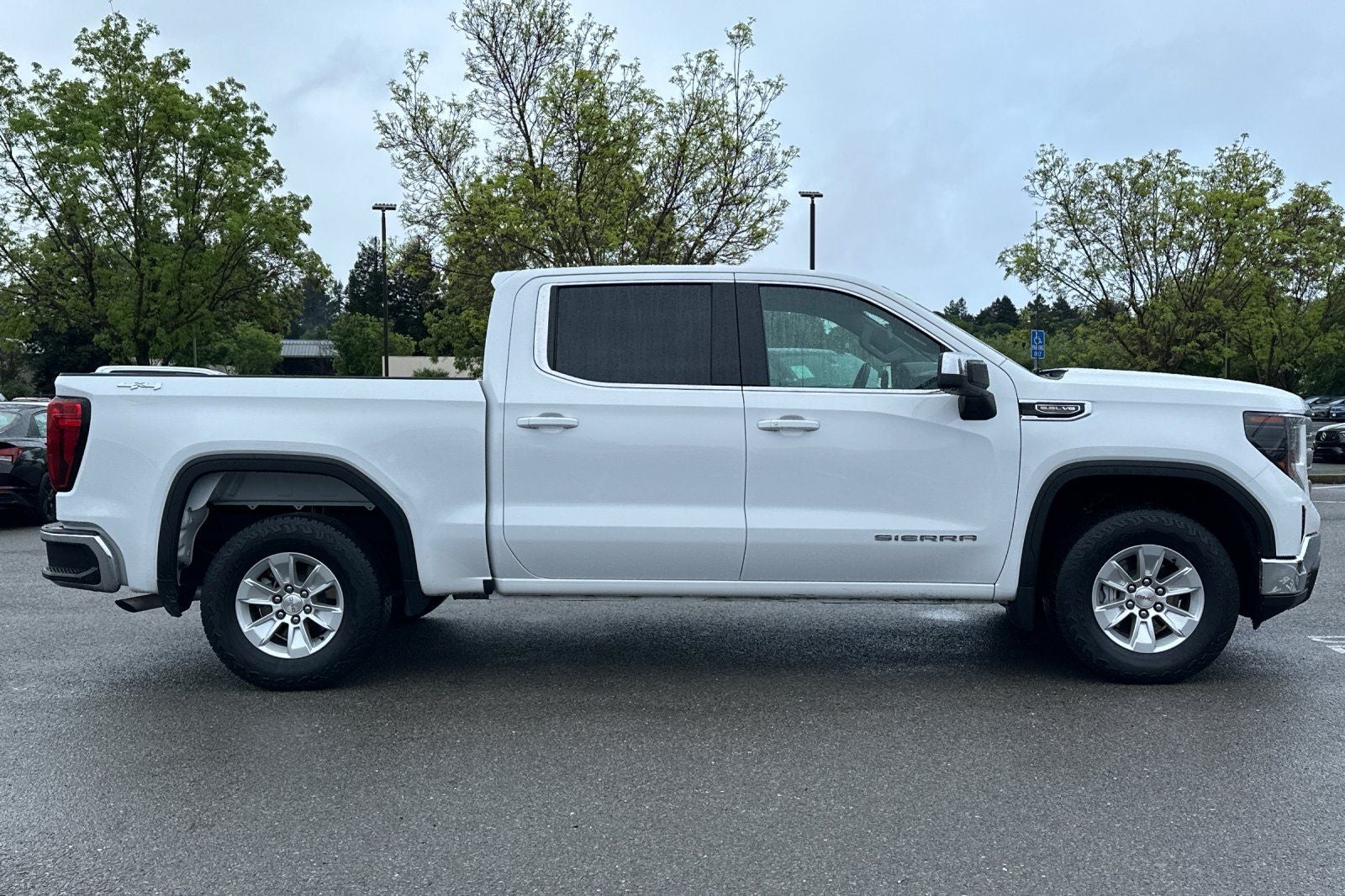 2023 GMC Sierra 1500 SLE
