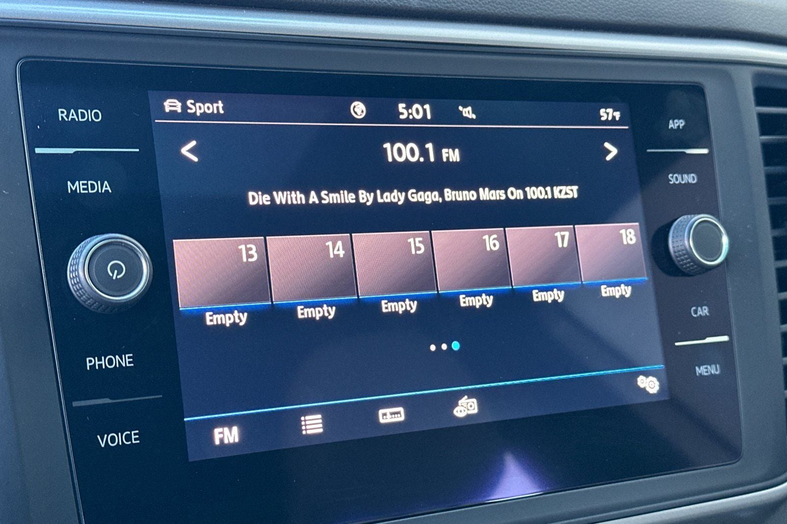 2020 Volkswagen Atlas Cross Sport 3.6L V6 SE w/Technology 4Motion