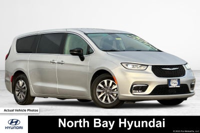 2024 Chrysler Pacifica Hybrid Select