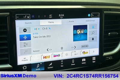 2024 Chrysler Pacifica Hybrid Select