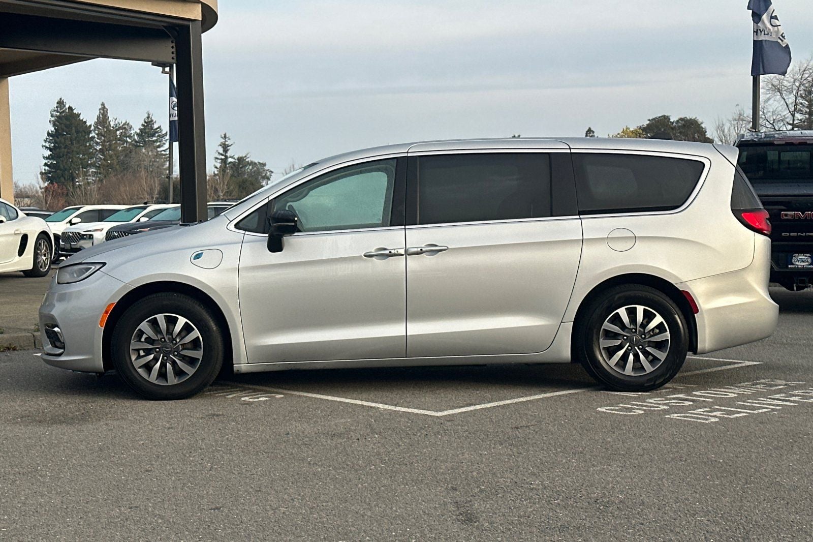 2024 Chrysler Pacifica Hybrid Select