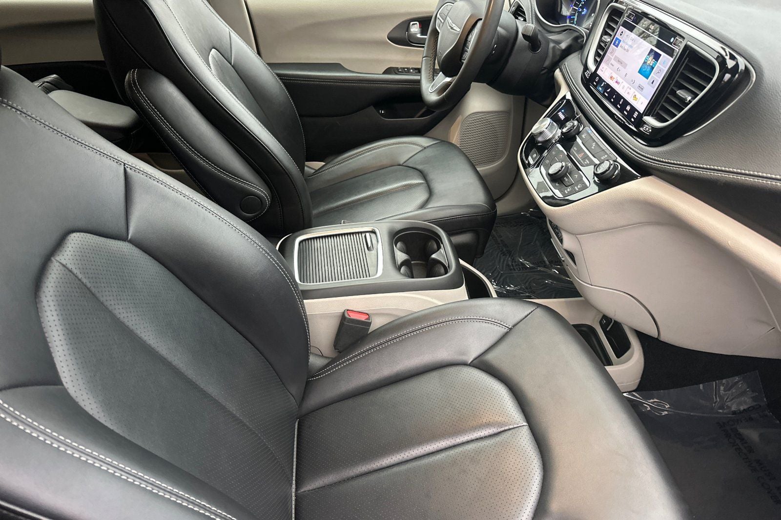 2024 Chrysler Pacifica Hybrid Select