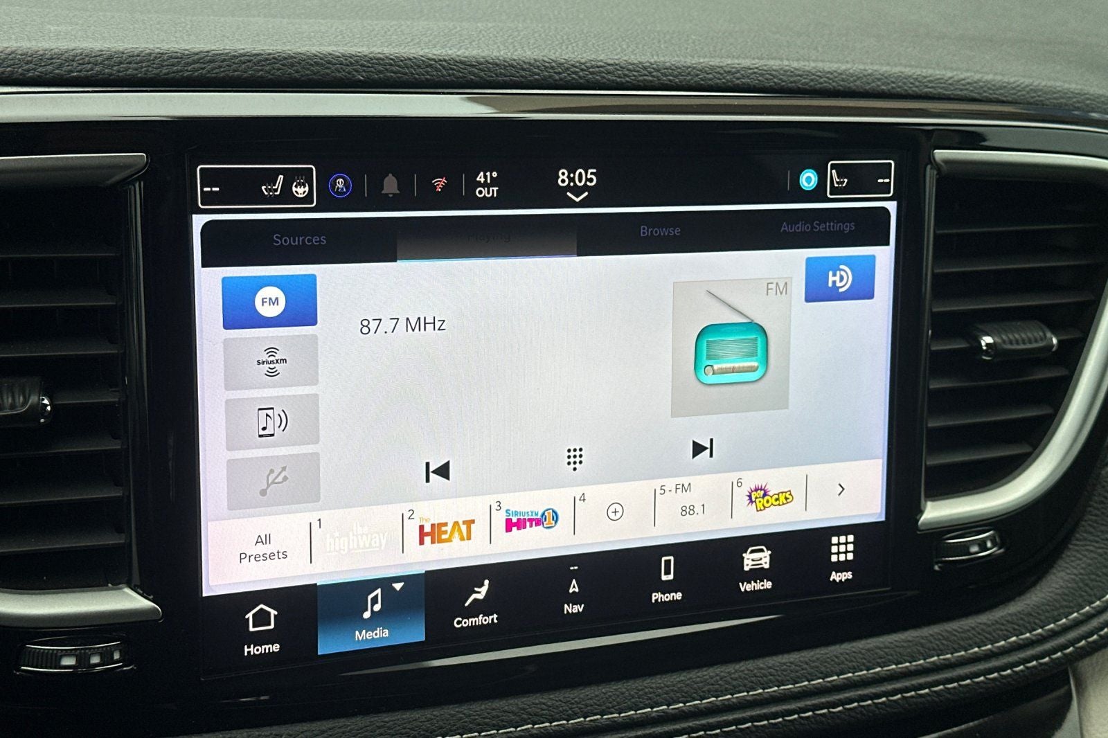 2024 Chrysler Pacifica Hybrid Select