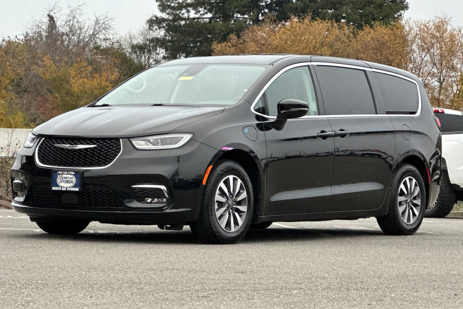 2024 Chrysler Pacifica Hybrid Select