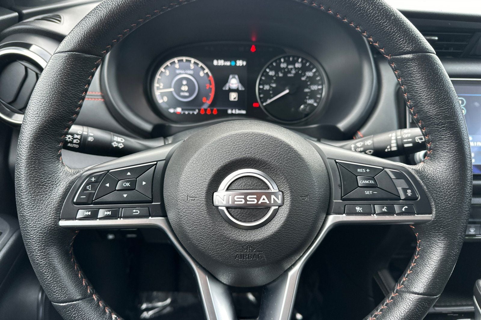 2023 Nissan Kicks SR