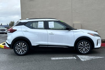 2023 Nissan Kicks SR