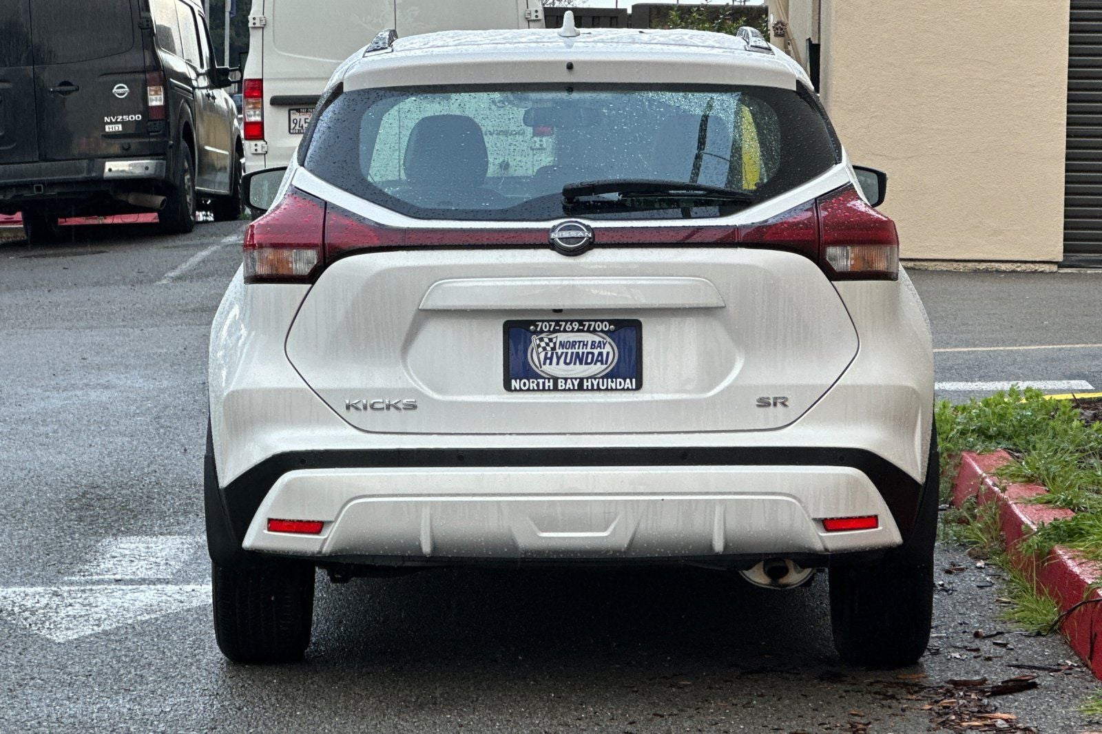 2023 Nissan Kicks SR