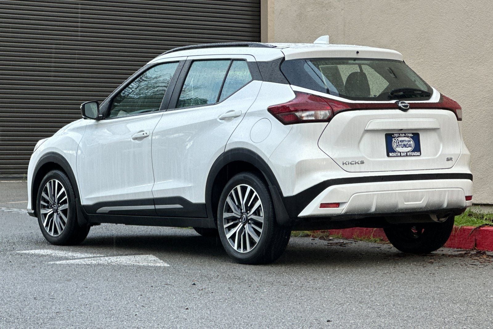 2023 Nissan Kicks SR