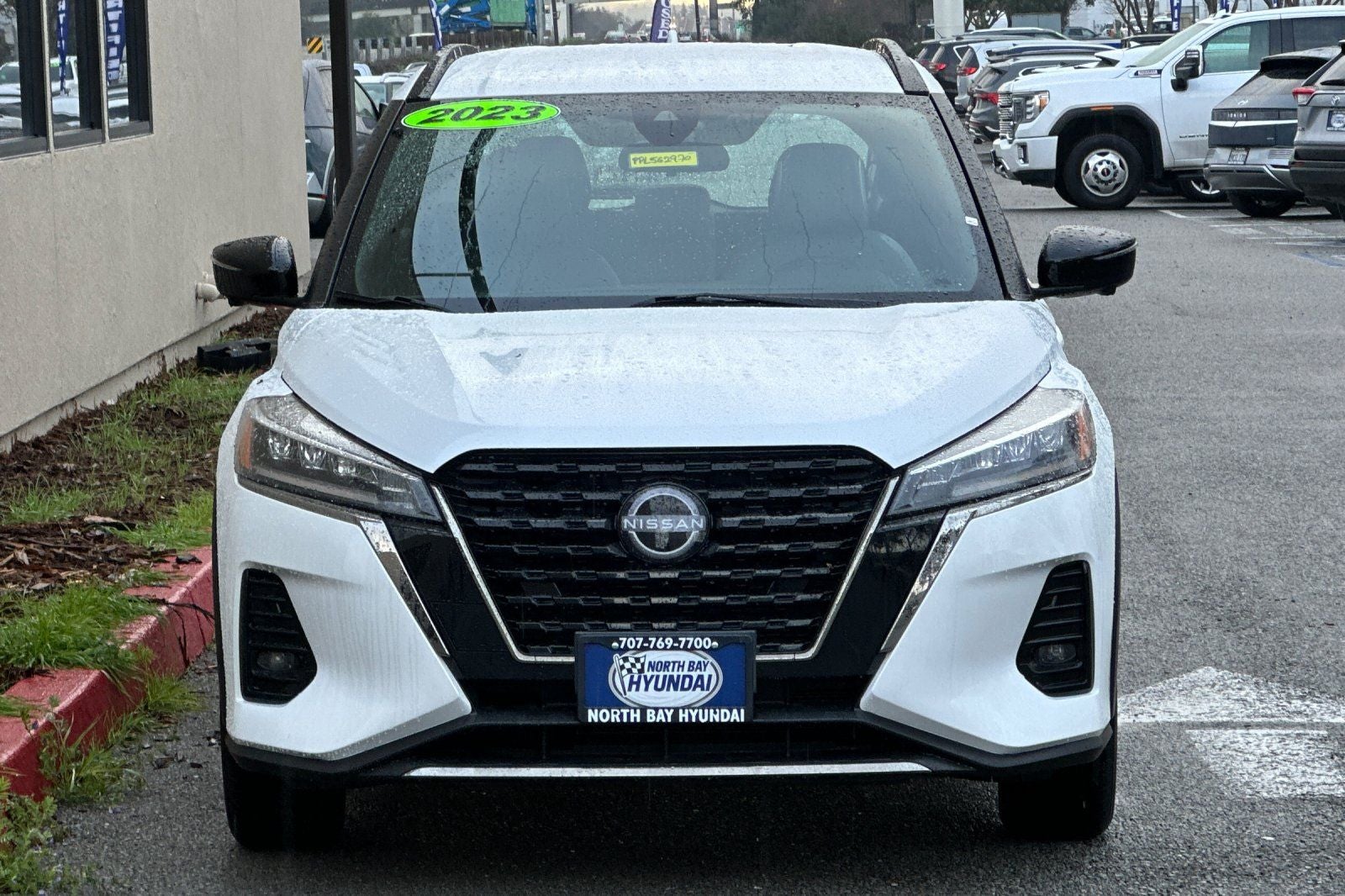 2023 Nissan Kicks SR