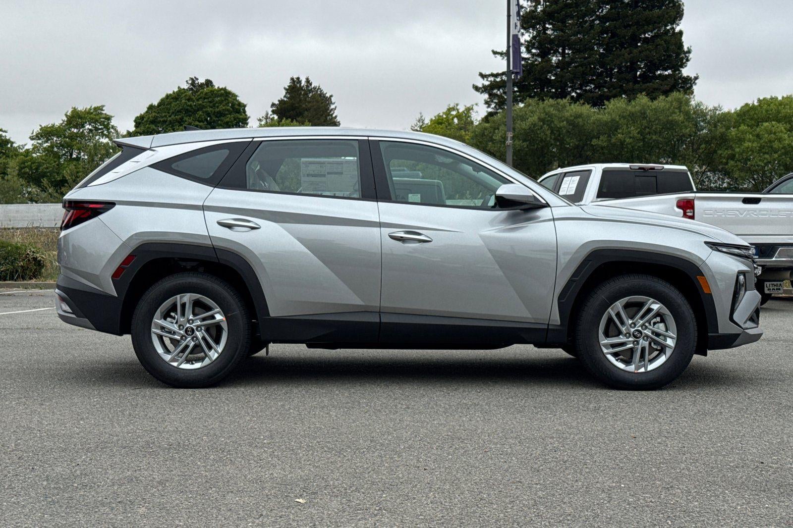 2026 Hyundai TUCSON SE FWD