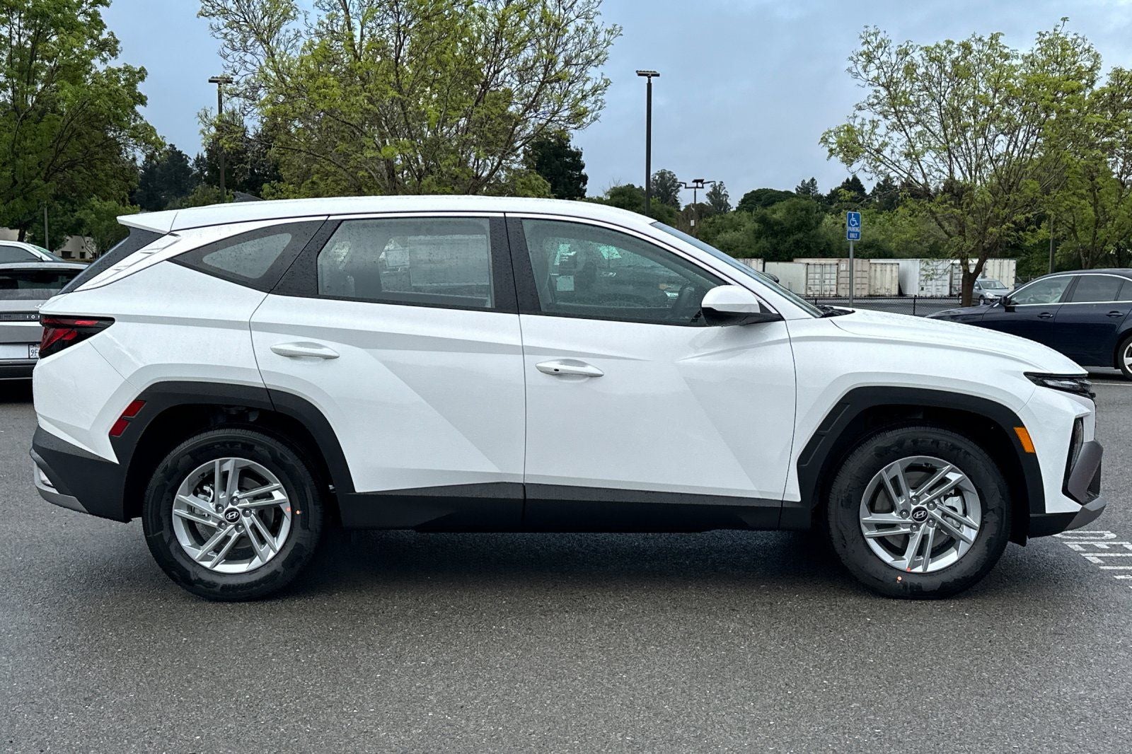 2026 Hyundai TUCSON SE