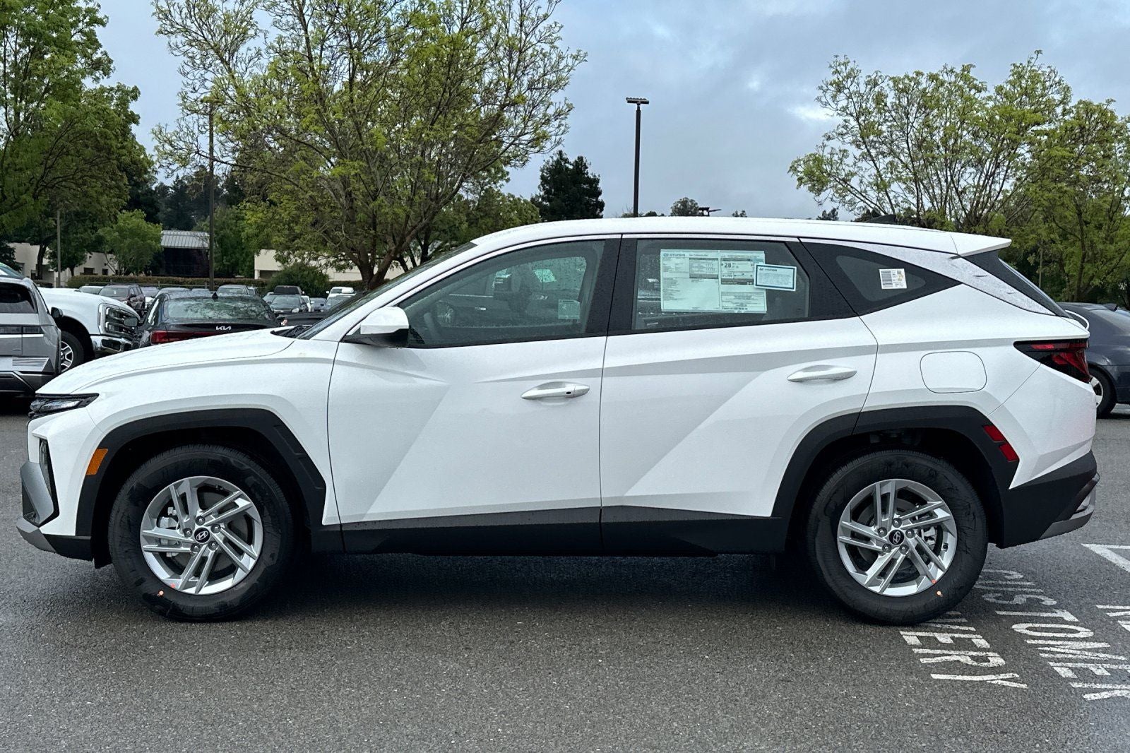 2026 Hyundai TUCSON SE