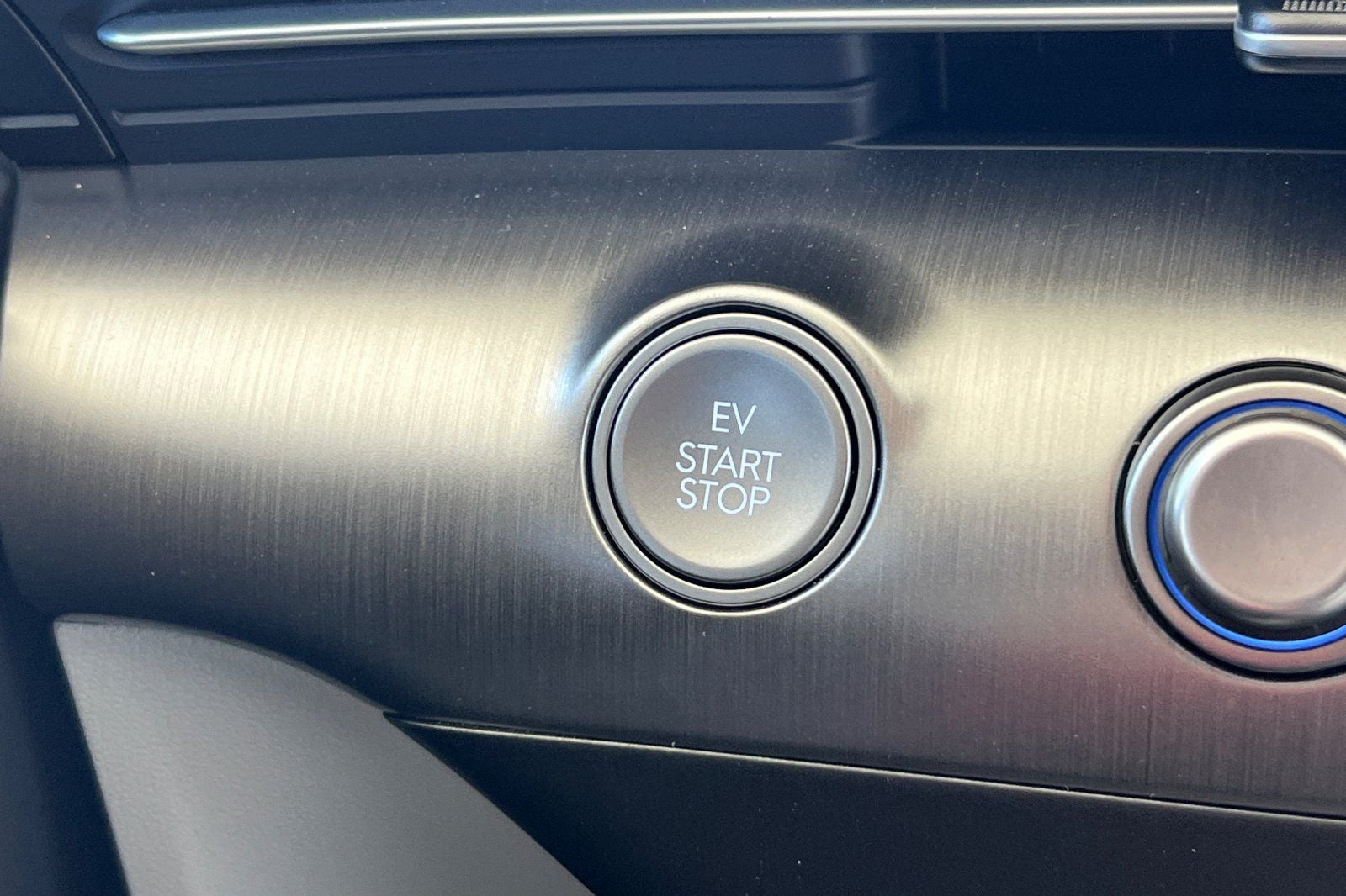 2025 Hyundai KONA ELECTRIC SEL