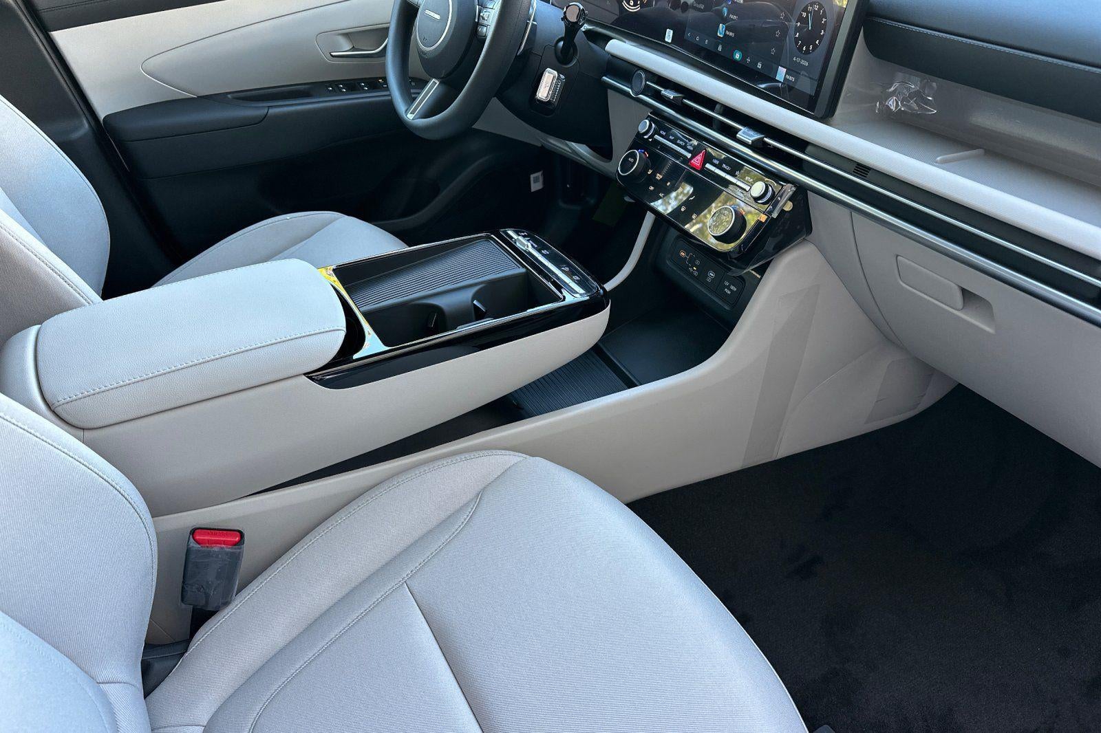 2026 Hyundai TUCSON HYBRID SEL AWD
