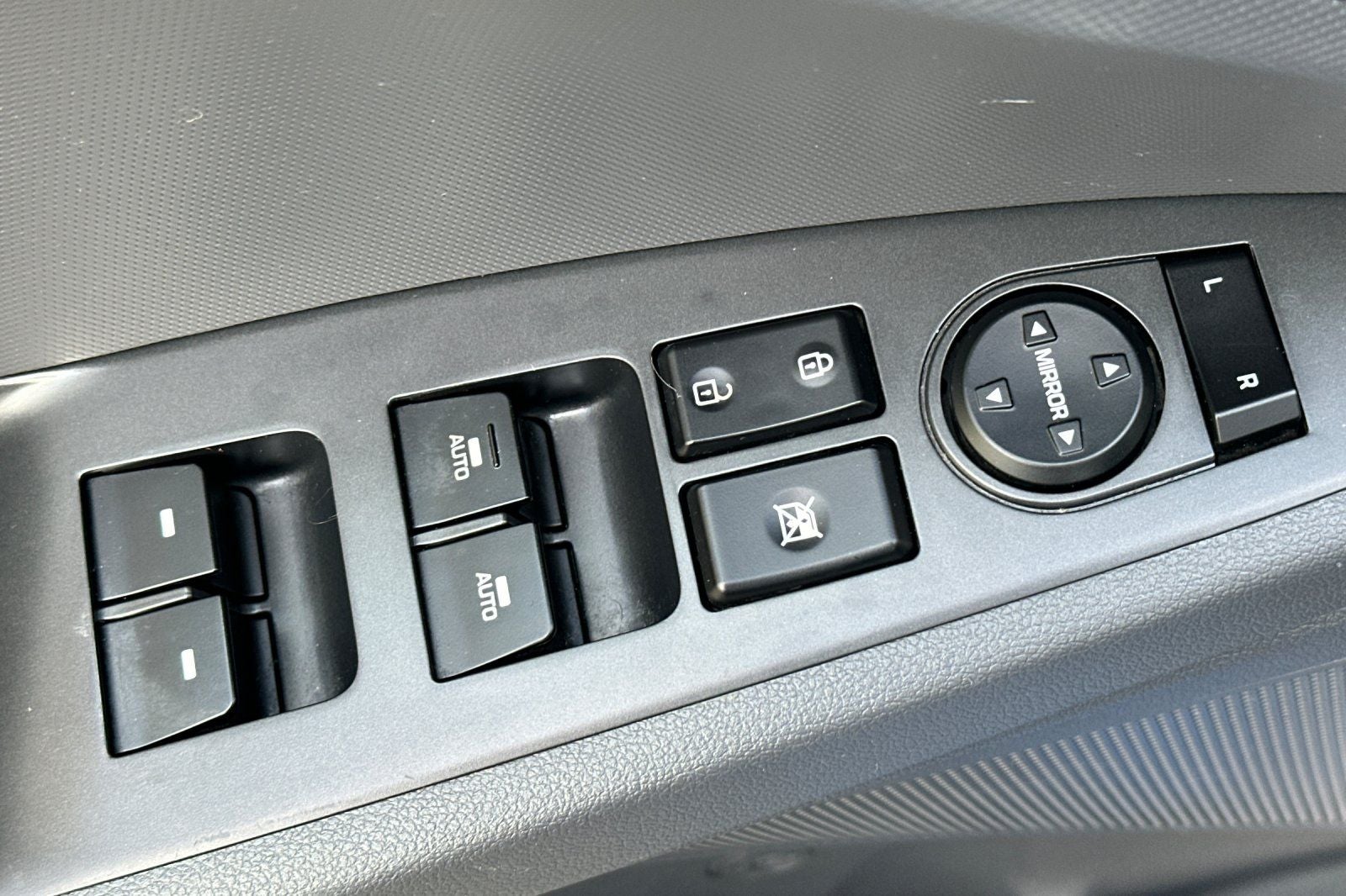 2017 Hyundai IONIQ HYBRID Limited