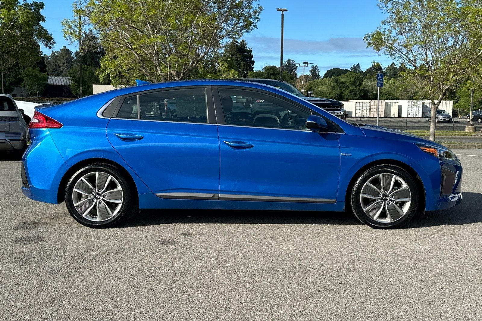 2017 Hyundai IONIQ HYBRID Limited