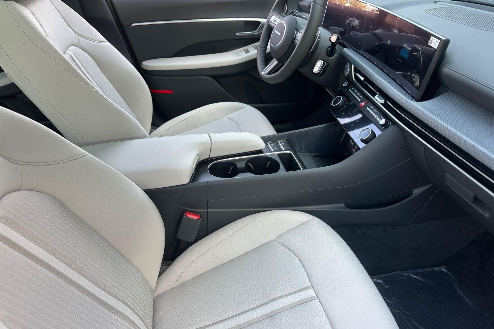 2025 Hyundai Sonata SEL - Photo 48