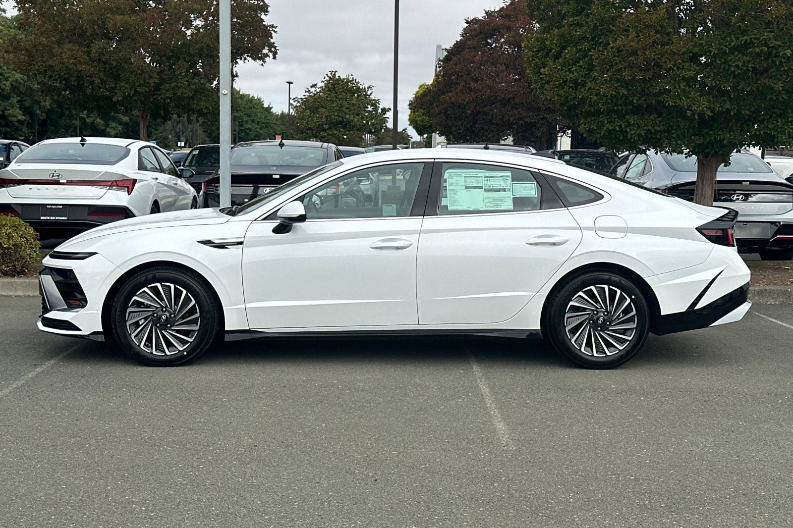 2025 Hyundai SONATA HYBRID SEL