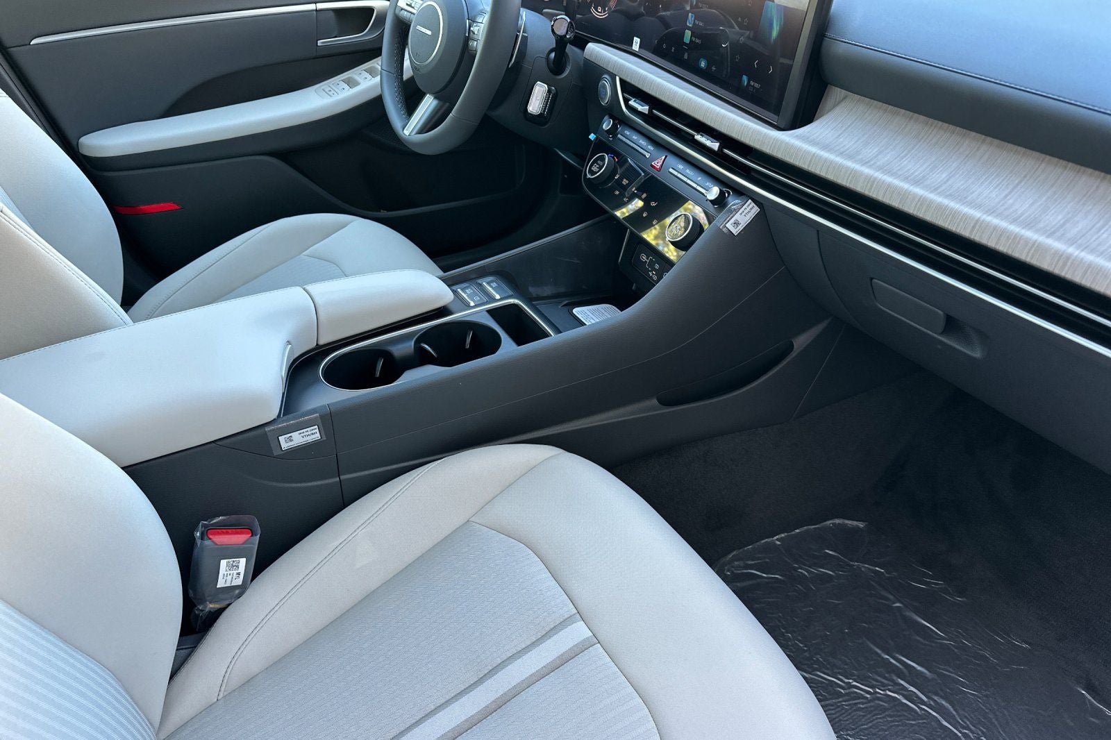 2026 Hyundai SONATA HYBRID SEL