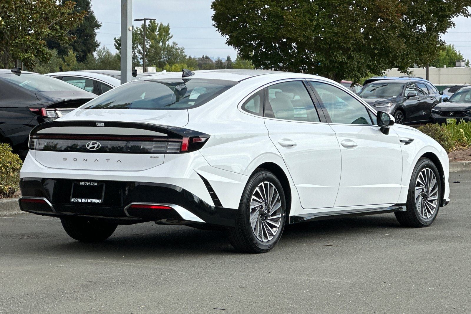 2025 Hyundai SONATA HYBRID SEL