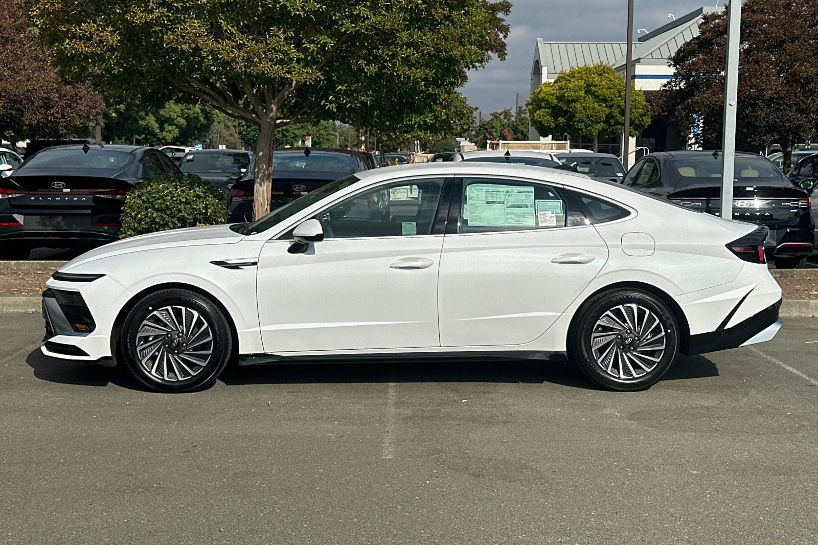 2025 Hyundai SONATA HYBRID SEL