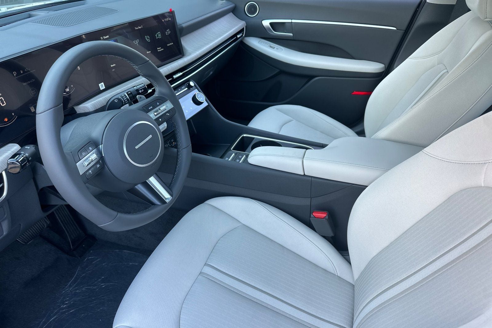 2025 Hyundai SONATA HYBRID SEL