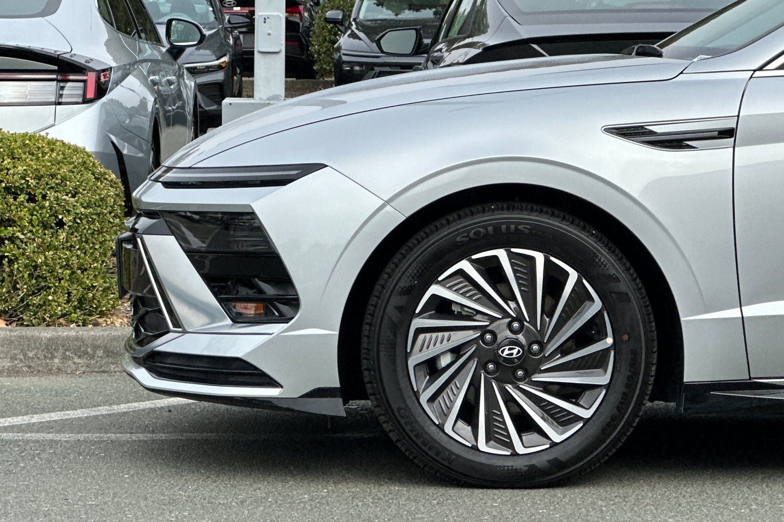 2025 Hyundai SONATA HYBRID SEL