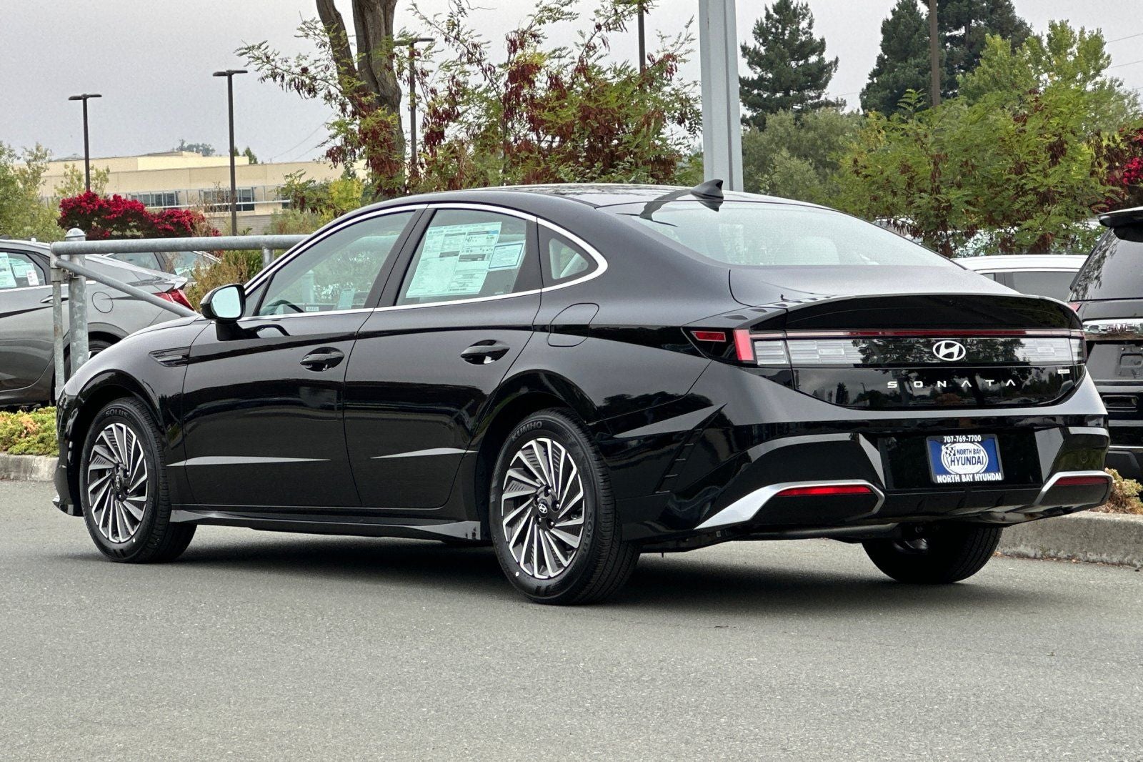 2025 Hyundai SONATA HYBRID SEL