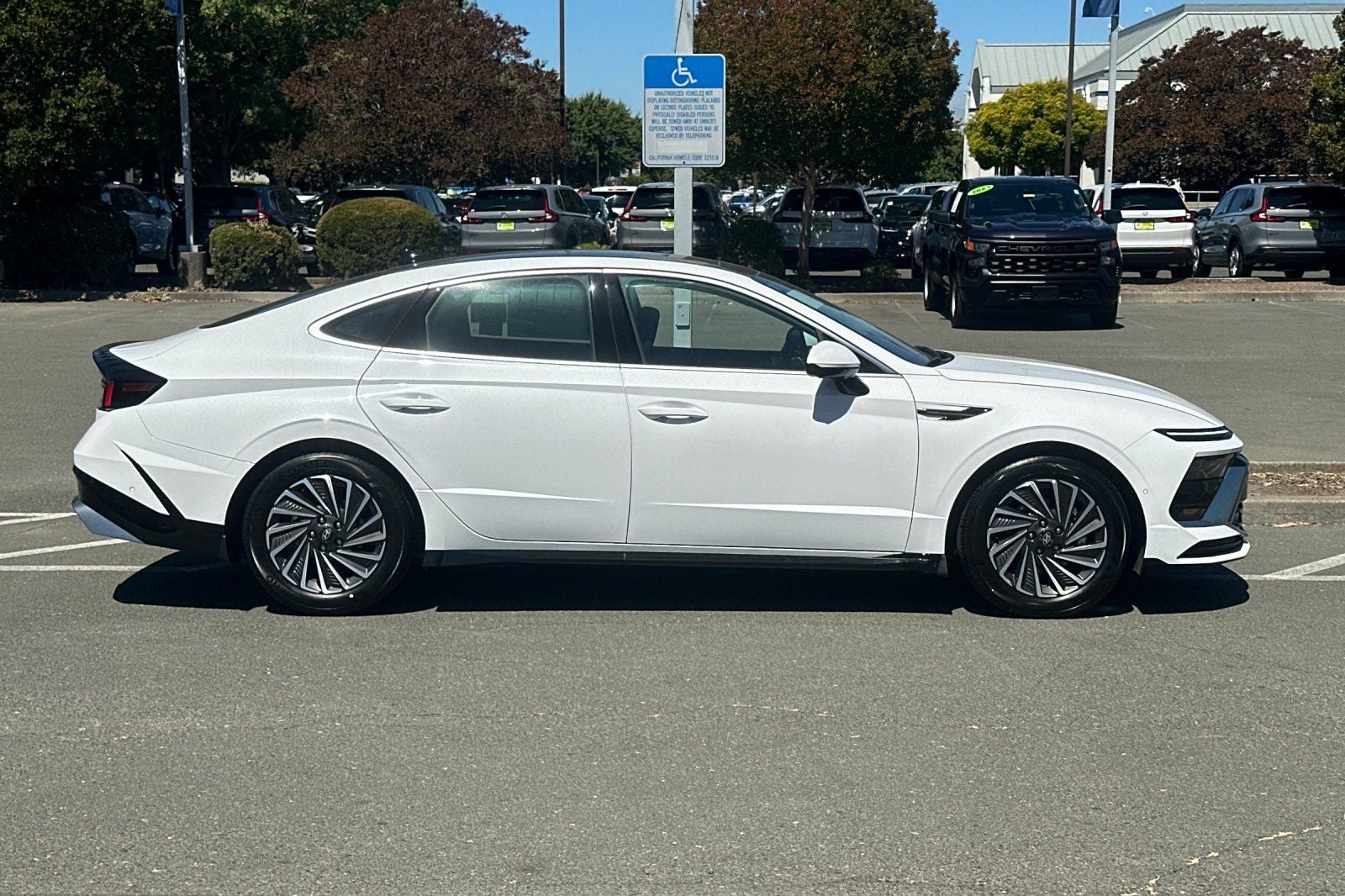 2025 Hyundai SONATA HYBRID Limited