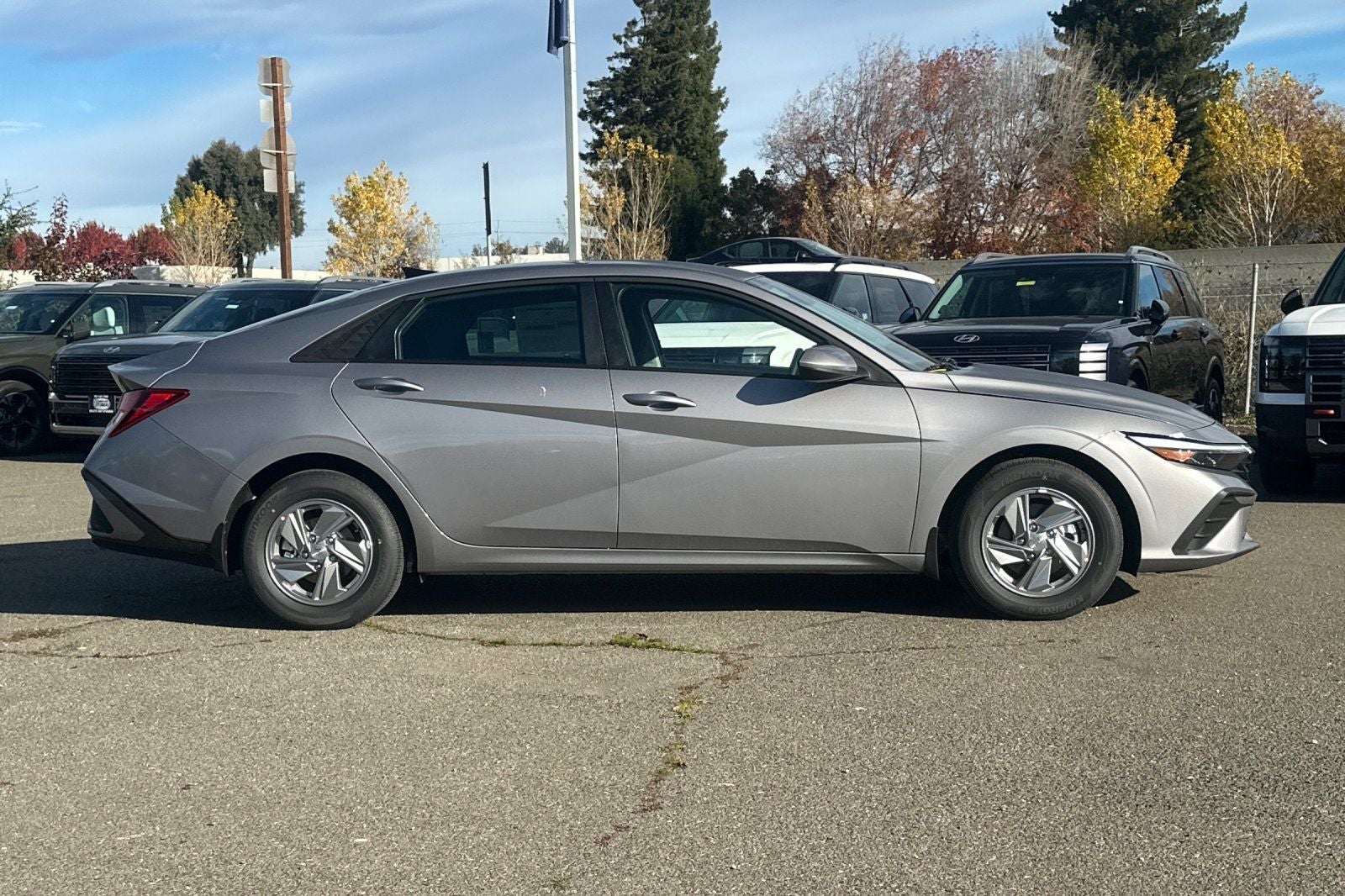 2026 Hyundai ELANTRA SE