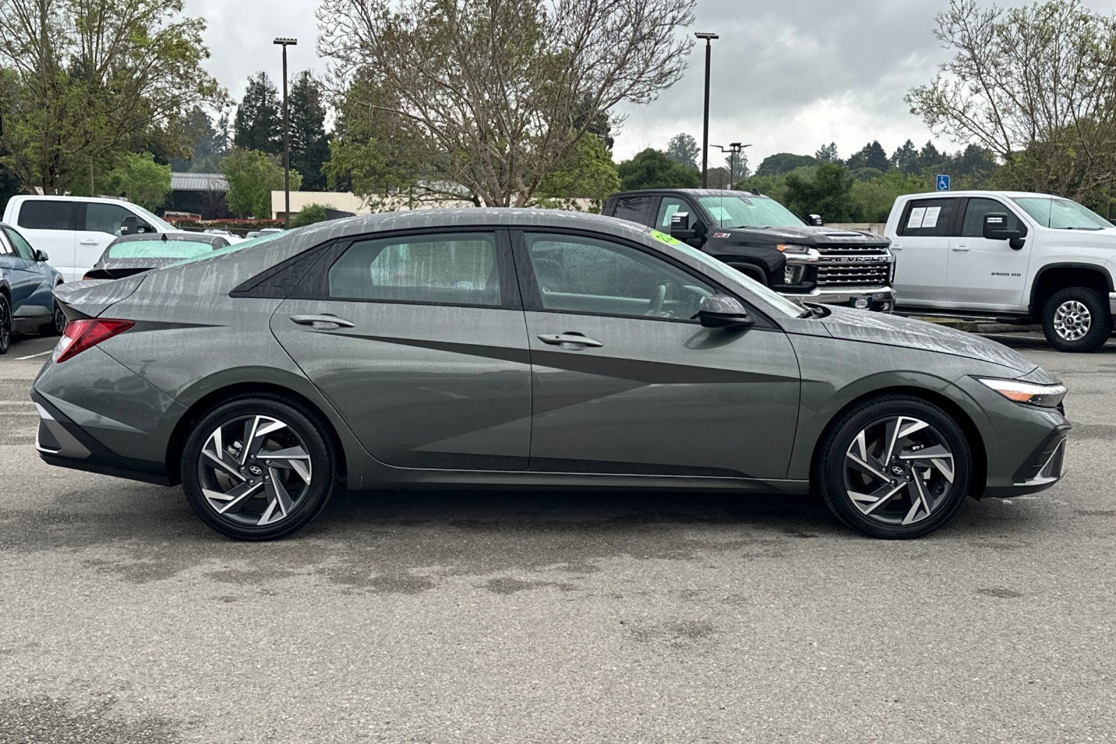 2025 Hyundai ELANTRA SEL Sport