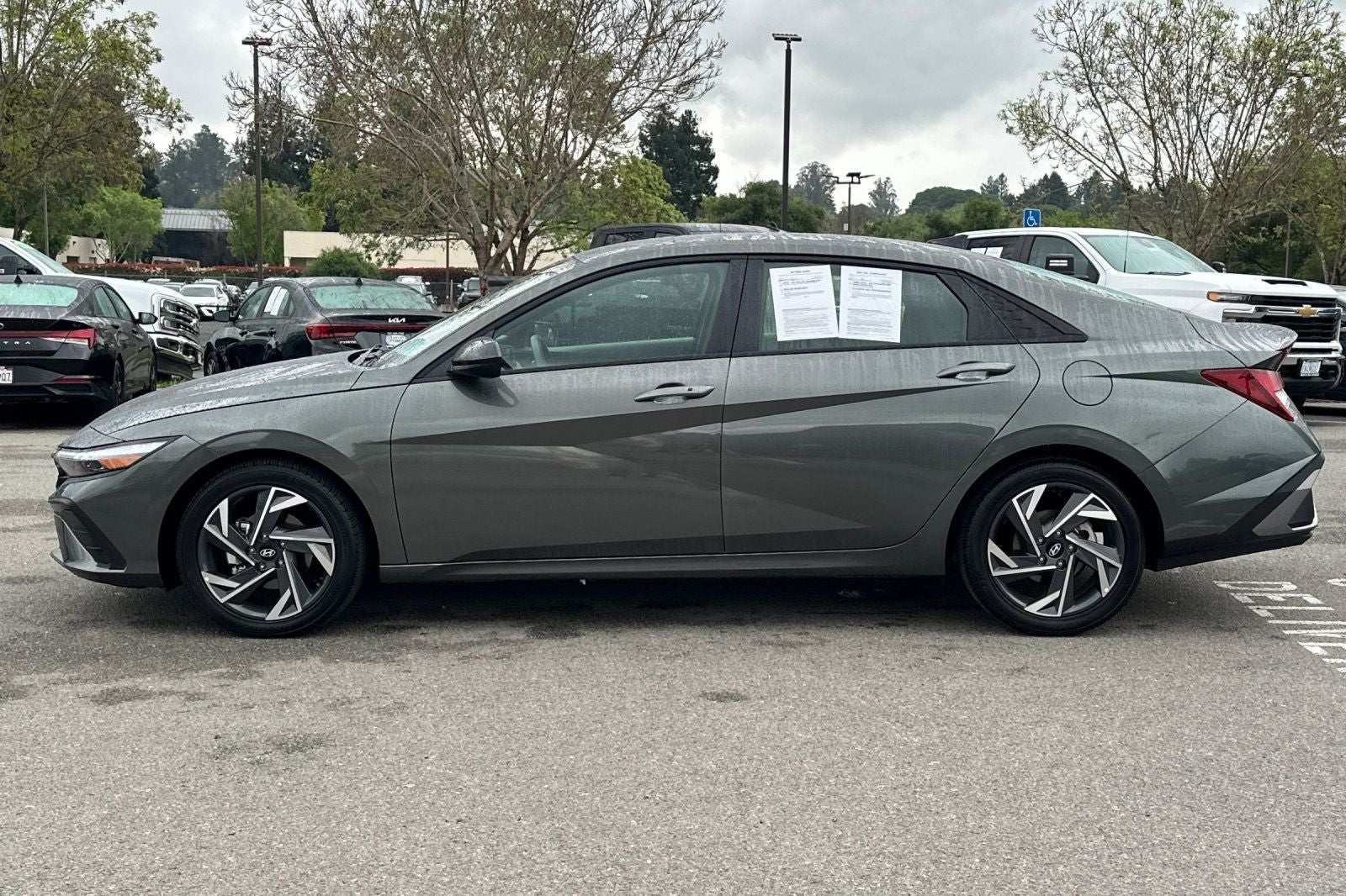 2025 Hyundai ELANTRA SEL Sport