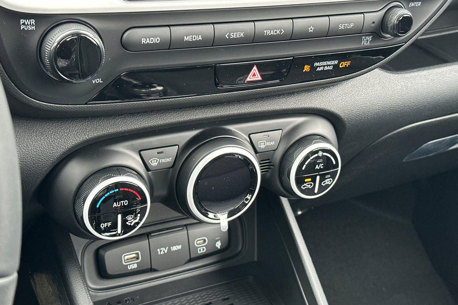 2026 Hyundai VENUE SEL W/Two-Tone Roof