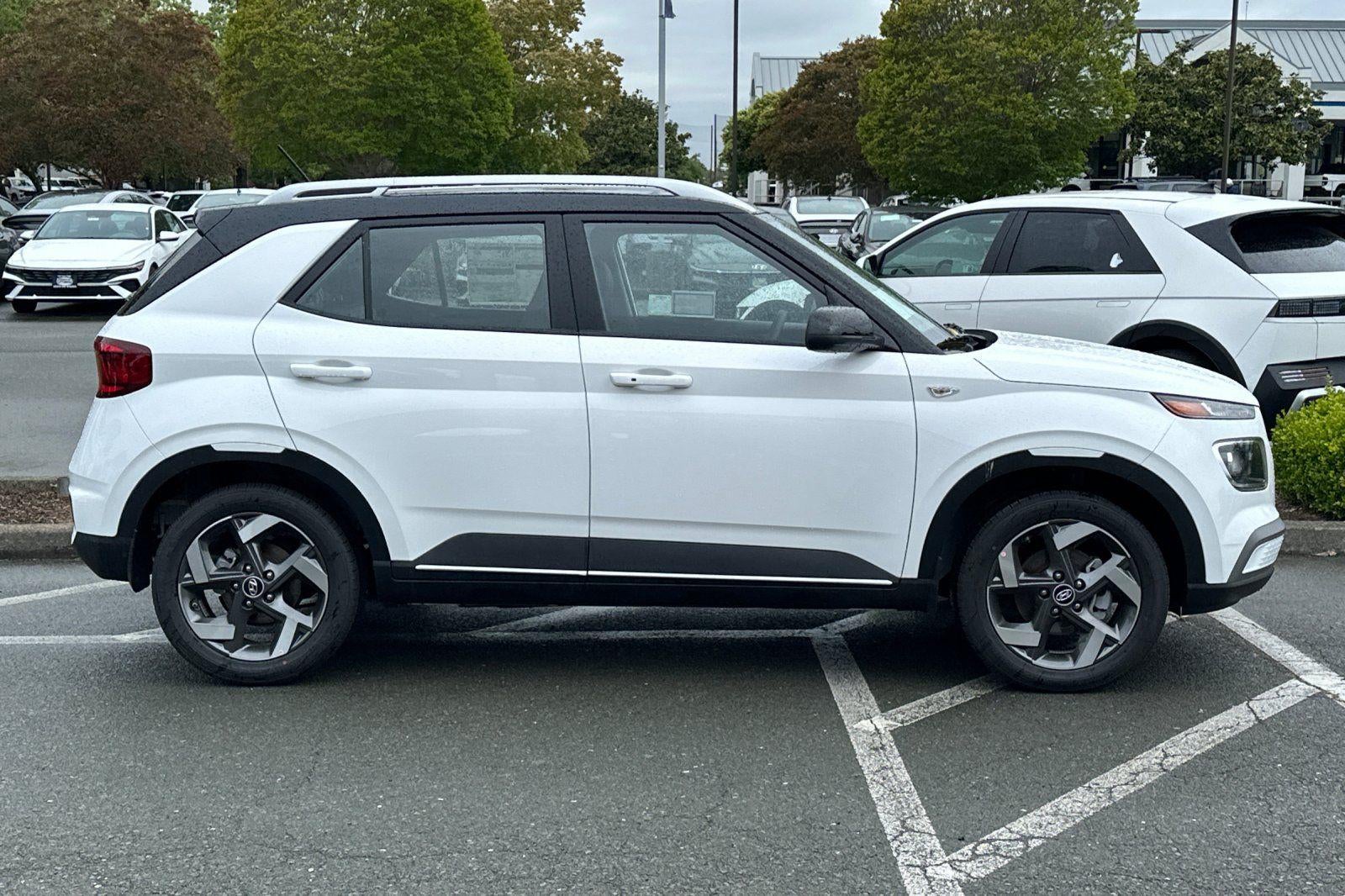 2026 Hyundai VENUE SEL W/Two-Tone Roof
