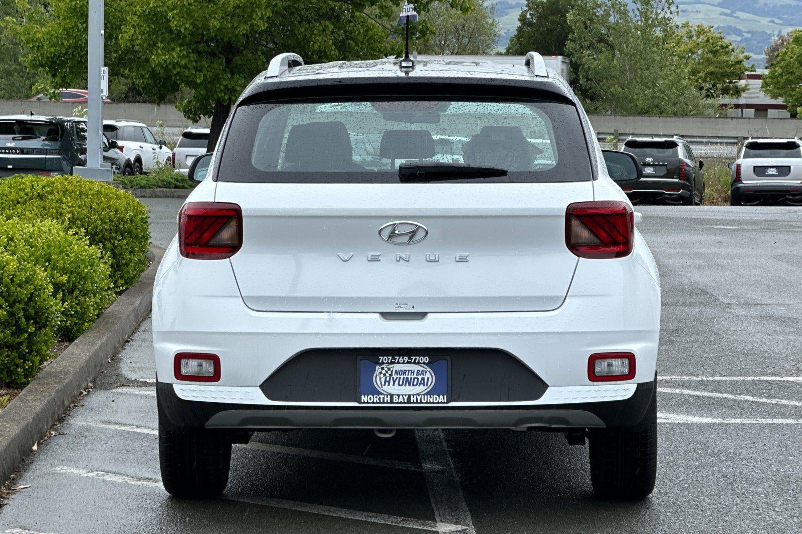 2026 Hyundai VENUE SEL W/Two-Tone Roof