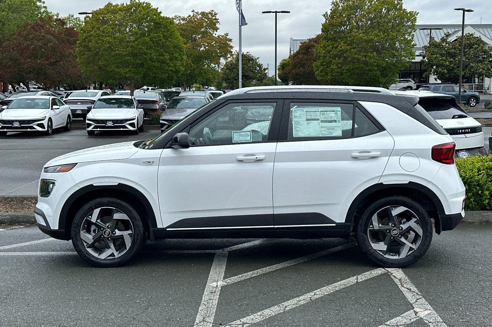 2026 Hyundai VENUE SEL W/Two-Tone Roof